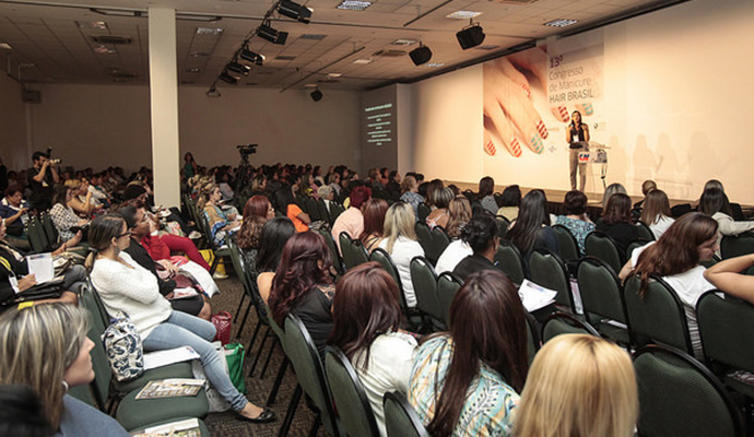 Com a coordenação científica de Gi Camargo, o 17º Congresso de Manicure da Hair Brasil