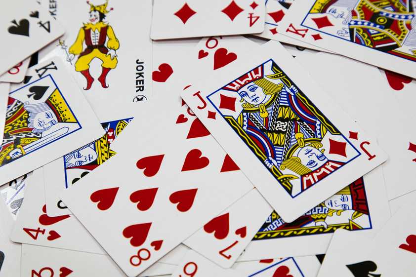 How Casino Games Evolved from Offline to Online